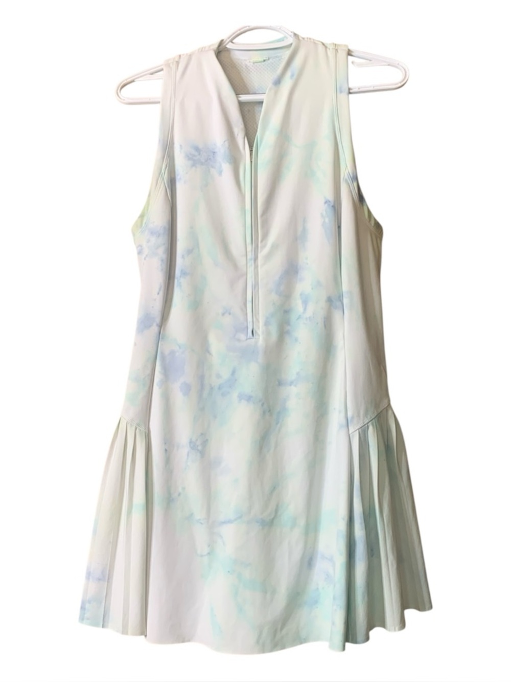 Athleta White and Light Blue Tie-Dye Tennis Outdoor Sports Dress with shorts